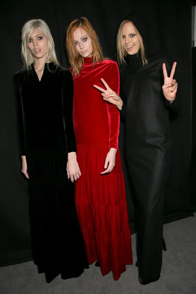 Look 99